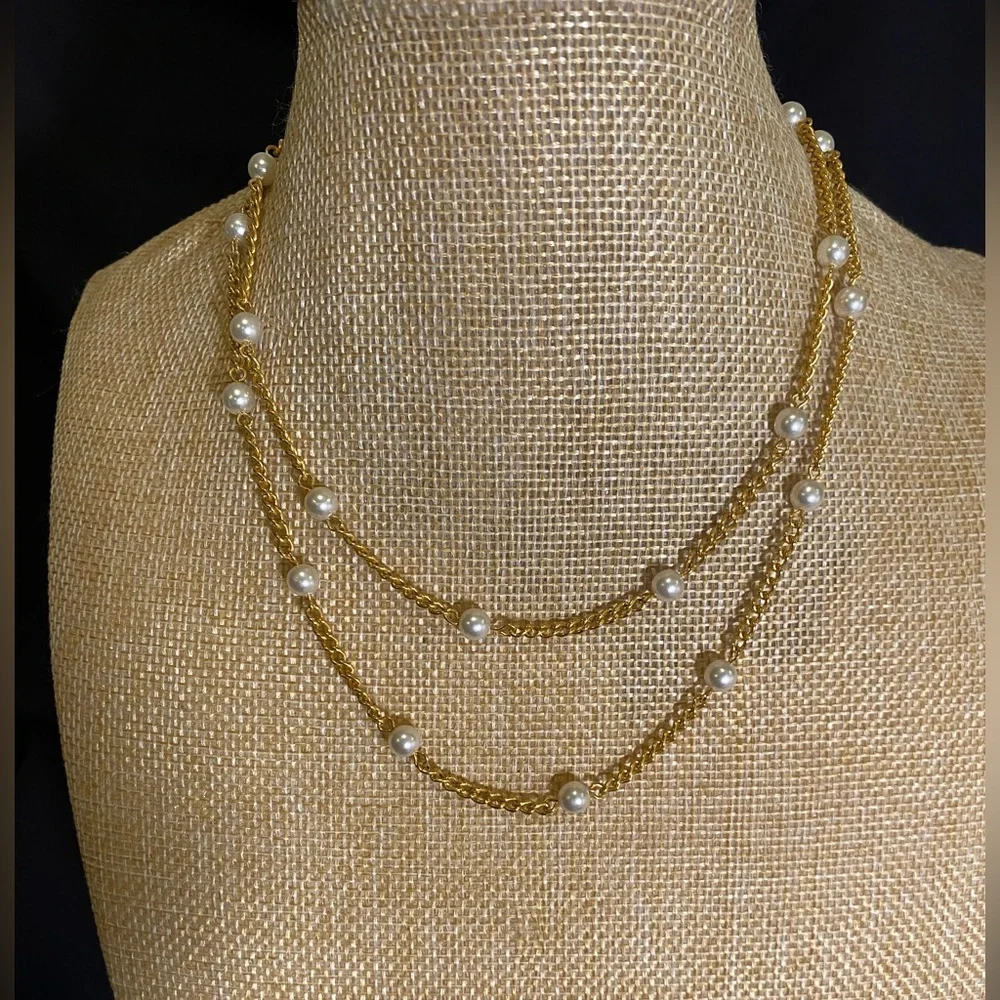 Simple Gold Tone Chain and Faux Pearl Fashion Necklace. Great for Layering. 16” - Picture 1 of 4